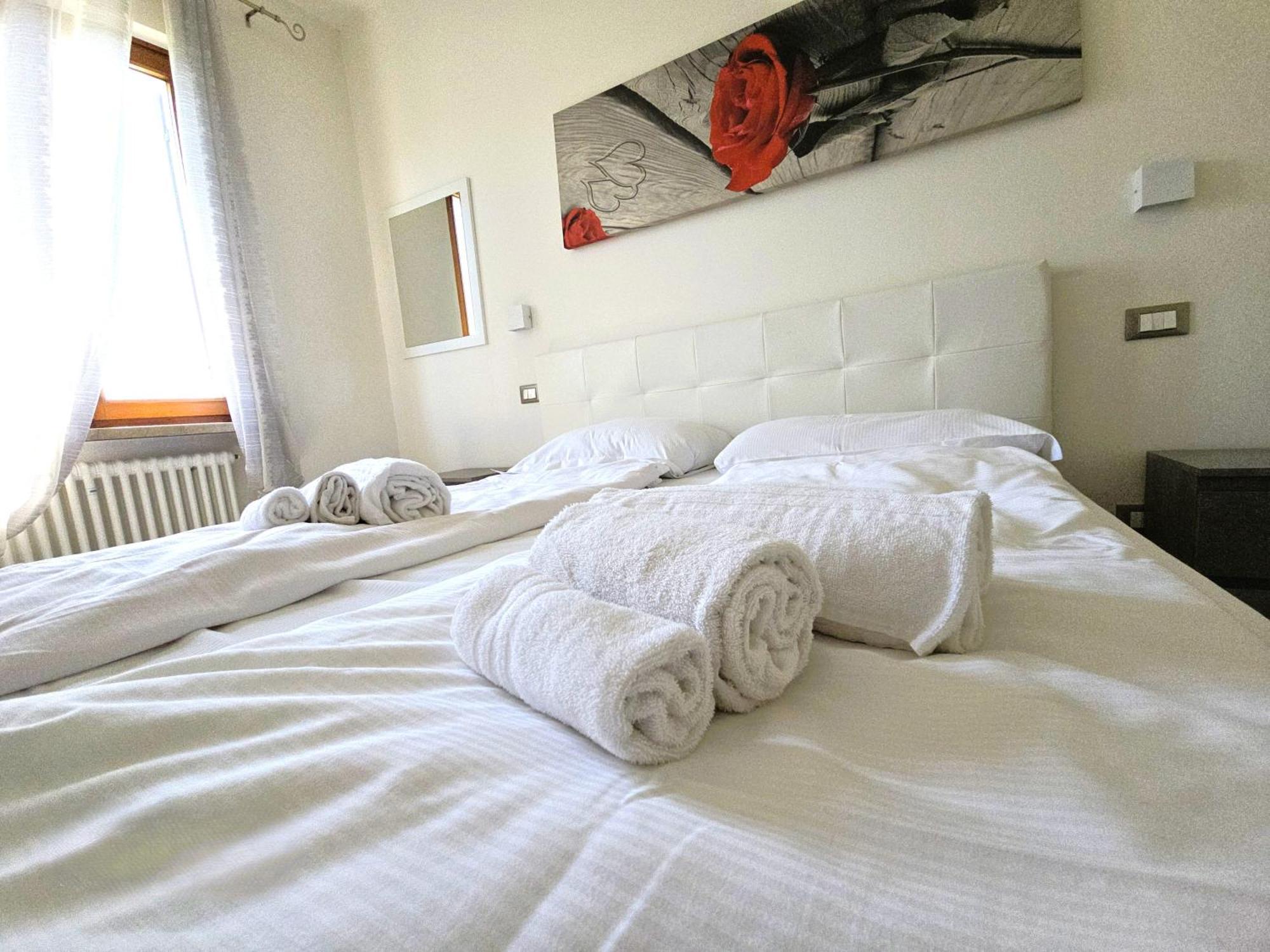 Relais Villa Olivi Costermano Cameră foto